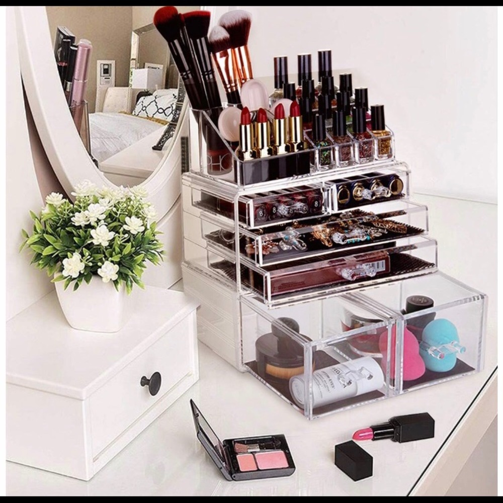 Acrylic cosmetic storage